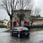 PRIGIONIERO DELLA MALATTIA Ex carabiniere barricato in casa con la moglie si consegna dopo ore di tr...